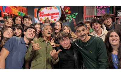 Amici della Rai mi verebbe da dire una parola che inizia con la v e finisce con ergognatevi non avete preso i diritti della coppa Davis e rompete le pa a Sinner parla Fiorello