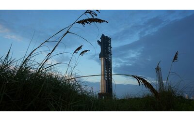Ancora problemi tecnici: Musk fallisce anche il decimo test di lancio di Starship