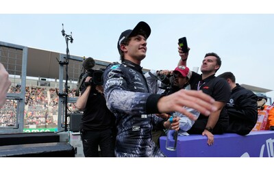 Antonelli da impazzire in Giappone sfrutta la safety car si prende Gran Premio Leclerc terzo e vetta del Mondiale