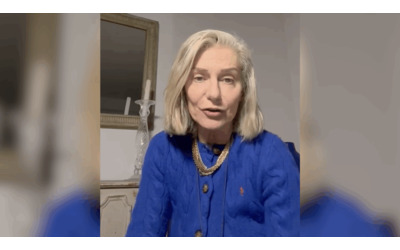 Approdo per noi naufraghi Come costruire la pace Elena Basile presenta il suo nuovo libro