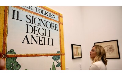 Arianna Meloni e l’ennesima citazione di Tolkien alla direzione di Fdi: “Giorgia è il nostro Frodo, noi la Compagnia dell’Anello”