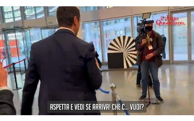 “Arriverà il video della Meloni?” “Ancora insisti? Che caz*o vuoi”: Andrea Giambruno sbrocca contro il giornalista del Fatto