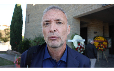 Assalto al bus, al funerale di Marianella parla il dg del Pistoia Basket: “Atto vile e criminale, continueremo a sostenere la famiglia”