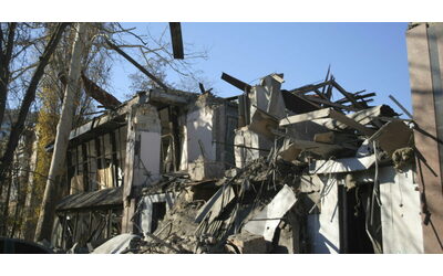 Attacco record di 188 droni russi in Ucraina: danni ma nessun ferito. I Verdi europei: “Accelerare con l’invio di armi a Kiev”