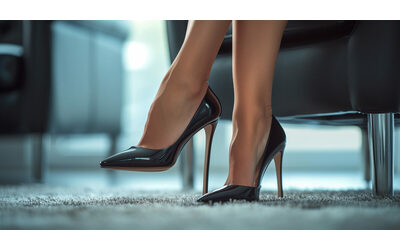 Attenzione i tacchi alti cambiano davvero la forma dei nostri piedi Se indossati spesso e a lungo si rischia fino all artrite da usura l allarme dell ortopedico Andrew Goldberg