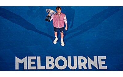 Australian Open 2025, Sinner sorride: ecco il suo tabellone, possibile finale con Alcaraz. Esordio difficile per Berrettini
