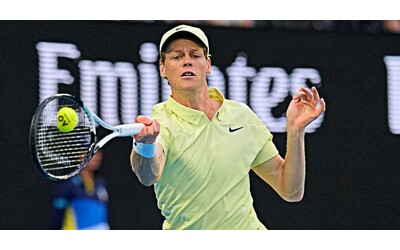 Australian Open, Sinner trema e vince in 4 set: per un’ora lo sconosciuto Schoolkate lo ha mandato in tilt