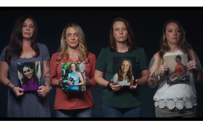 Avevo 14 anni quando ho incontrato Epstein il video delle vittime dell imprenditore Usa per chiedere la pubblicazione di tutti i file