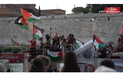 Battello sul Tevere in solidarietà della Global Sumud Flotilla: “Missione rappresenta l’insofferenza che tutto il popolo ha per Gaza”