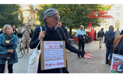 “Beppe, svendi casa tua. È una speculazione edilizia”: la protesta a Palazzo Marino contro la cessione dello stadio Meazza