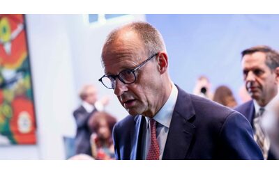 Berlino cambia rotta: Merz apre all’uso degli asset russi per un maxi prestito da 140 miliardi all’Ucraina