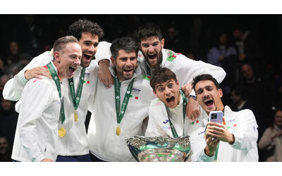 Berrettini era a fare l antidoping poi il messaggio di Sonego Vieni abbiamo bisogno di te Ed partita la rimonta di Cobolli