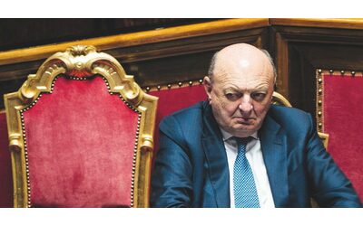 Bollette, governo in tilt. Pd e M5s: “Niente sui rincari”. Pichetto: “Valutiamo con Meloni e Giorgetti, vediamo quando ci arriviamo”
