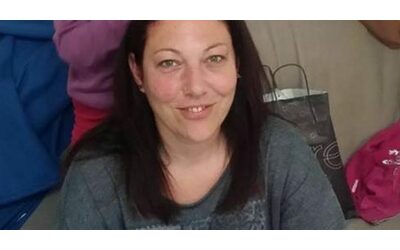 Bologna, donna morta dopo essere caduta dal balcone: si cerca il compagno. Lei lo aveva denunciato