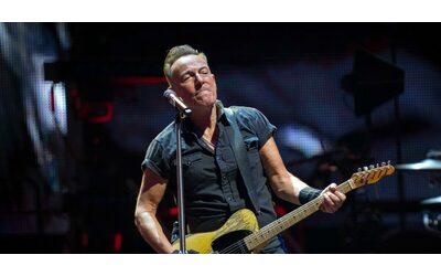 Bruce Springsteen rinvia le date del suo tour a Milano: “Problemi alla voce”. Ecco le modalità di rimborso