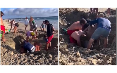 Buca in spiaggia si riempie d’acqua e i bambini restano intrappolati nella sabbia: il salvataggio è una corsa contro il tempo – VIDEO