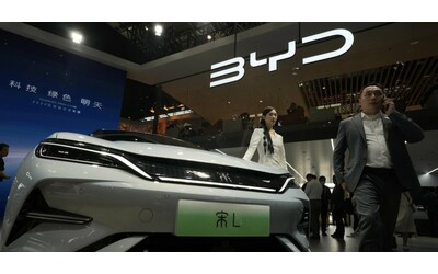 Byd, vendite record di ibride plug-in ed elettriche a fine anno. Tesla sempre più vicina