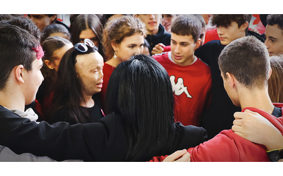 C a chi piace cotta la moglie L ex senatore Vincenzo D Anna su Valentina Pitzalis bruciata dall ex marito