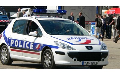 Cadavere massacrato e abbandonato nel parco di Amiens. Arrestato un 27enne