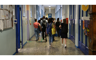 Calabria, la Regione finanzia 43 psicologi per 285 istituti: “Saranno impegnati anche fuori dall’orario scolastico”