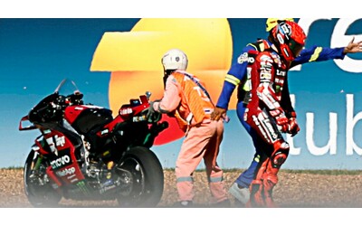 Caldo asfalto e cordoli cos Marquez ha deformato il cerchione della sua Ducati e la gomma esplosa