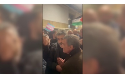 Calenda contestato alla Sapienza lui affronta gli studenti Cosa avete da dire Video