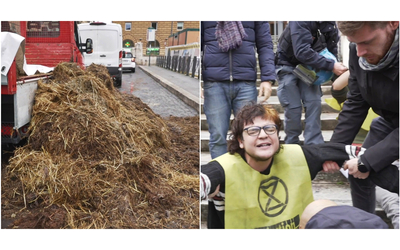 Camion di letame davanti al Viminale, la protesta di Extinction Rebellion: “Vogliamo un’altra sicurezza, quella climatica”