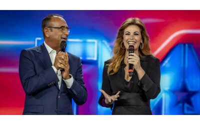 Carlo Conti pacifista ai Tim Music Awards 2025: “Stavo vedendo volare un drone che fa le immagini, questi sono gli unici droni che piacciono a tutti noi”