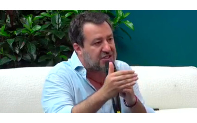 Caro spiagge, Salvini ammette: “La classe media soffre, oggi non arriva a fine mese”. Ma assolve il governo
