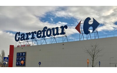 Carrefour lascia l’Italia: i supermercati venduti all’italiana NewPrinces per un miliardo