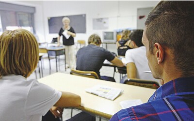 Carta del docente, per la Corte di Giustizia europea spetta anche ai precari con supplenze brevi