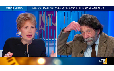 Casapound Cacciari Io li avrei fatti entrare alla Camera e ci avrei discusso Scintille con Lilli Gruber