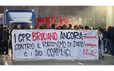 Centri sociali in corteo a Torino contro la riapertura del Cpr di corso Brunelleschi chiuso nel 2023