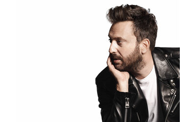 Cesare Cremonini: “Trovare il coraggio di amare, sembra banale, ma per me è stato un passaggio dolorosissimo. Elisa è una divinità della musica di cui andiamo orgogliosi. Provo un amore fortissimo per lei”