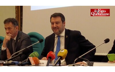 Chat di Fdi, Salvini minimizza: “Sono del passato, di pessimo gusto ma non un problema politico. Infastidito dalle critiche alla Lega”