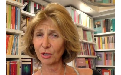 Chi decide di chiudere la propria vita in modo prematuro perch soffre lo fa per motivi personali non perch depresso Quando Mario Monicelli salt dalla finestra fu una scelta lucidissima parla Chiara Rapaccini