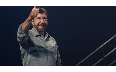 Chuck Norris morto il riscatto con il cinema e le arti marziali Ho passato un infanzia infelice ero timido e in balia dei bulli della scuola