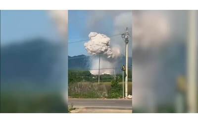 Cina, maxi esplosione in una fabbrica di fuochi d’artificio: 26 morti e 61 feriti