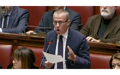 Colucci (M5S) sul Mille proroghe: “Maggioranza inadeguata, togliete le multe ai no-vax anziché risolvere i problemi. Andate a casa”