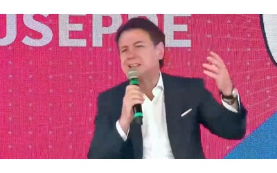 Conte alla Festa del Fatto: “Favorevole a tassa sui grandi patrimoni. Ma prenderemo risorse anche dalle banche”