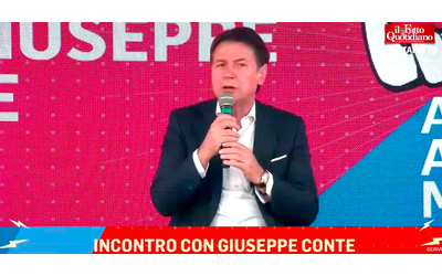 Conte alla Festa del Fatto: “Meloni alza i toni sull’omicidio di Kirk per nascondere le difficoltà del Paese”