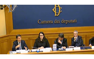 Conte attacca: “Governo ipocrita e vigliacco sulle armi a Israele, ha fatto finta di accettare lo stop alle forniture”