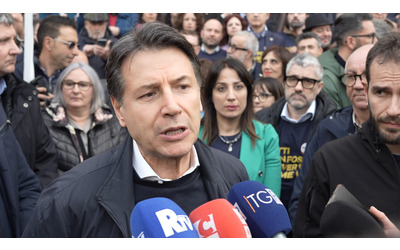 Conte risponde a Meloni e Calenda: “No al partito delle armi, i soldi servono per scuole e sanità”