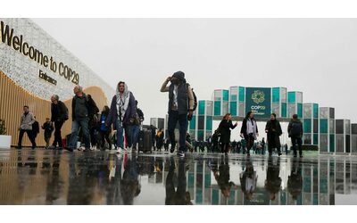 Cop29 a Baku, così l’Europa ha perso l’occasione di una leadership sul clima: spiccioli ai paesi vulnerabili, niente addio al fossile, boicottaggio delle leggi green