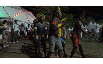 Cop30 i leader indigeni del Brasile aprono l evento parallelo al vertice sul clima chiedono la protezione delle foreste Video