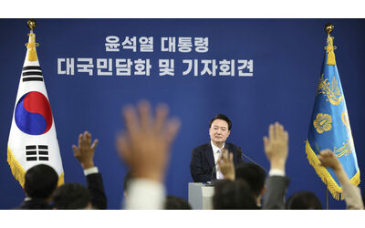Corea del Sud, il presidente Yoon Suk Yeol dichiara la legge marziale e accusa l’opposizione di essere alleata di Pyongyang