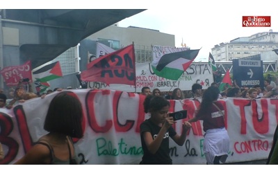 Corteo per Gaza a Genova, oltre 20mila persone in strada: “Meloni interrompa rapporti con Israele, sennò in piazza altre cento volte”