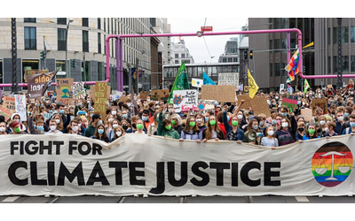 Cos Cassazione e Corte dell Aja segnano un cambio di passo sulla giustizia climatica in Italia