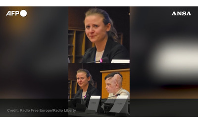 Cos ho perso mia mamma l interprete piange al racconto di un bambino ucraino sopravvissuto ai missili russi Video