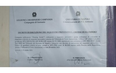 Costiera sorrentina, 40 famiglie verso lo sfratto a Natale. Ma lo sgombero è congelato dopo l’incontro in Prefettura